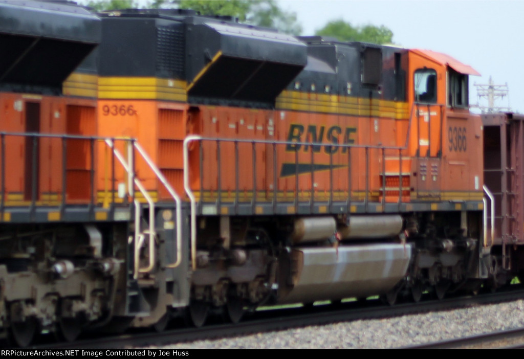 BNSF 9366